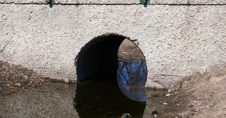 Busage fossé : tout savoir avant de se lancer dans les travaux Busage fossé