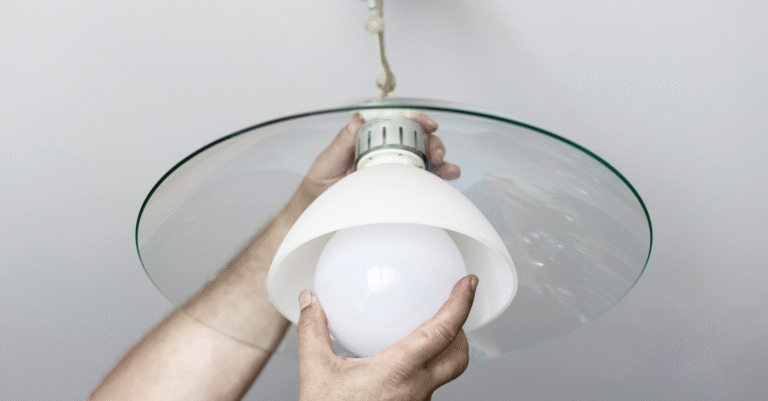enlever un lustre et remettre une douille